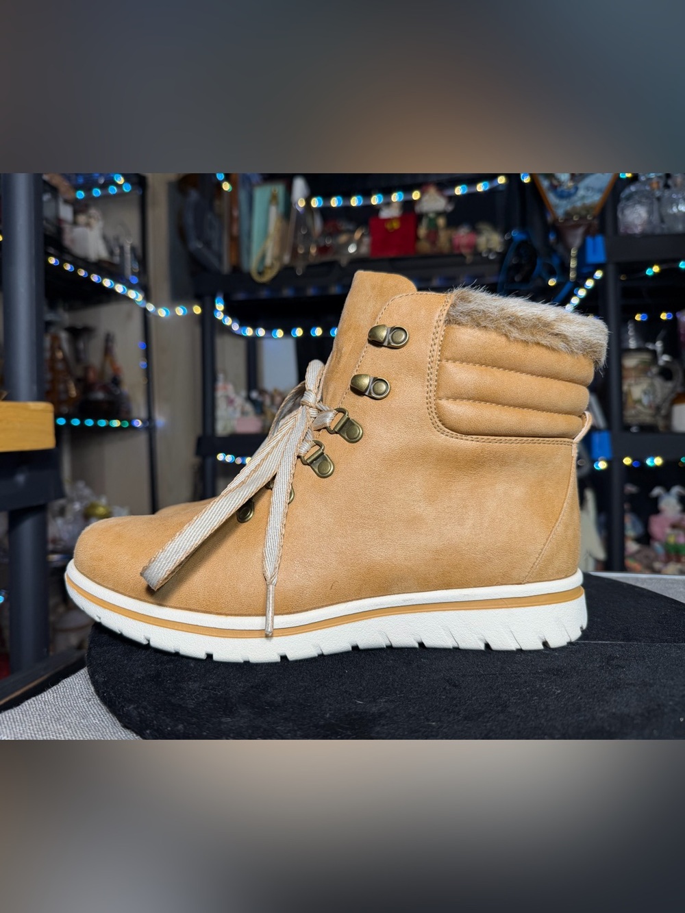 St. John's Bay Women’s Winter Boots Faux Fur Memory Foam Size 9 - Picture 4 of 9